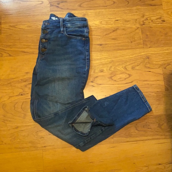 Old Navy Woman Jeans. - Picture 1 of 1